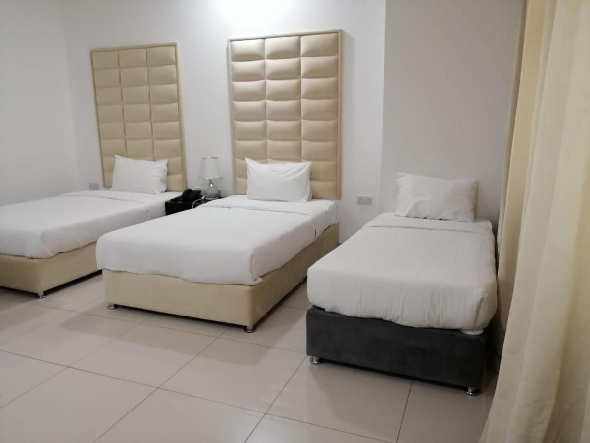 Parkside Plaza Muscat Hotel Luaran gambar