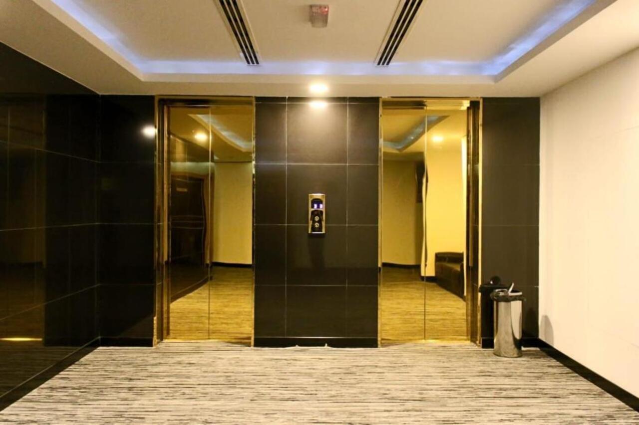 Parkside Plaza Muscat Hotel Luaran gambar