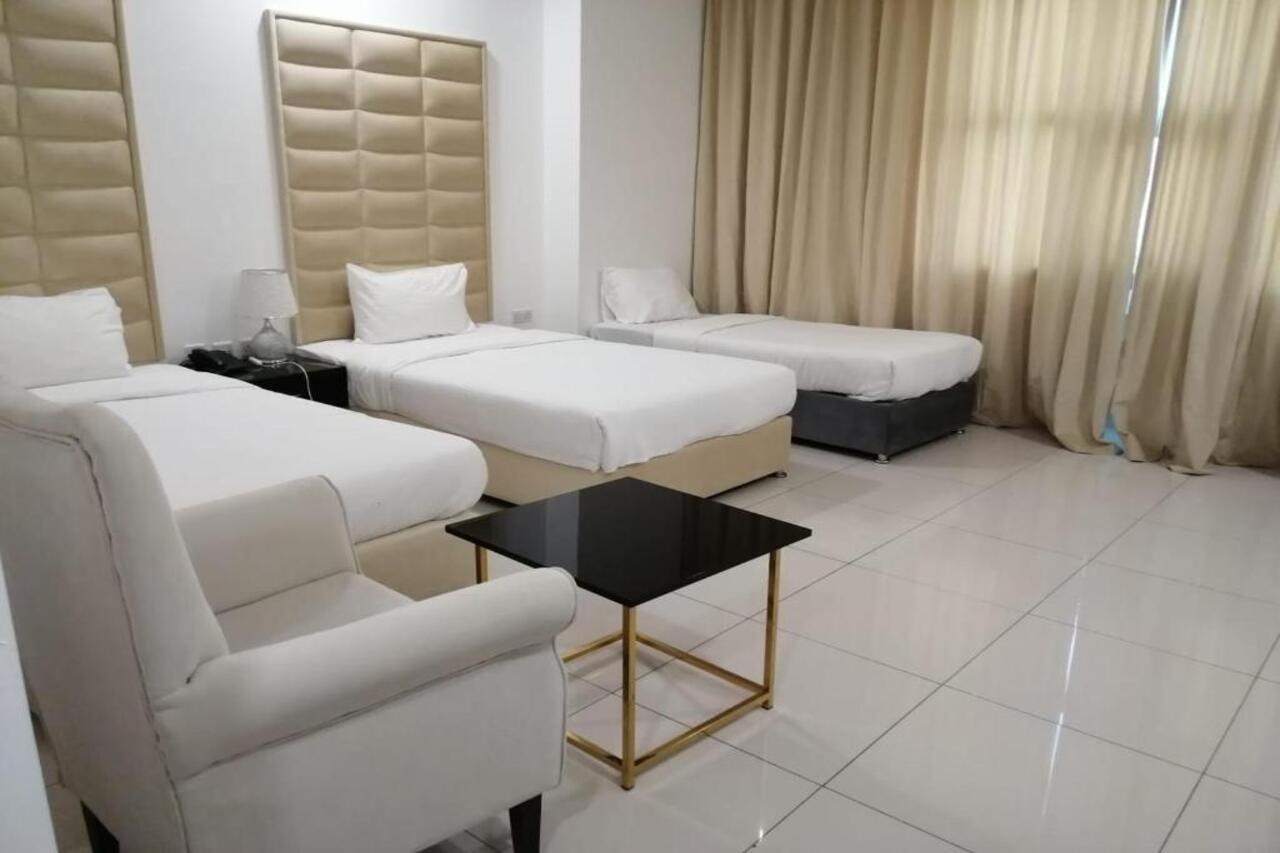 Parkside Plaza Muscat Hotel Luaran gambar