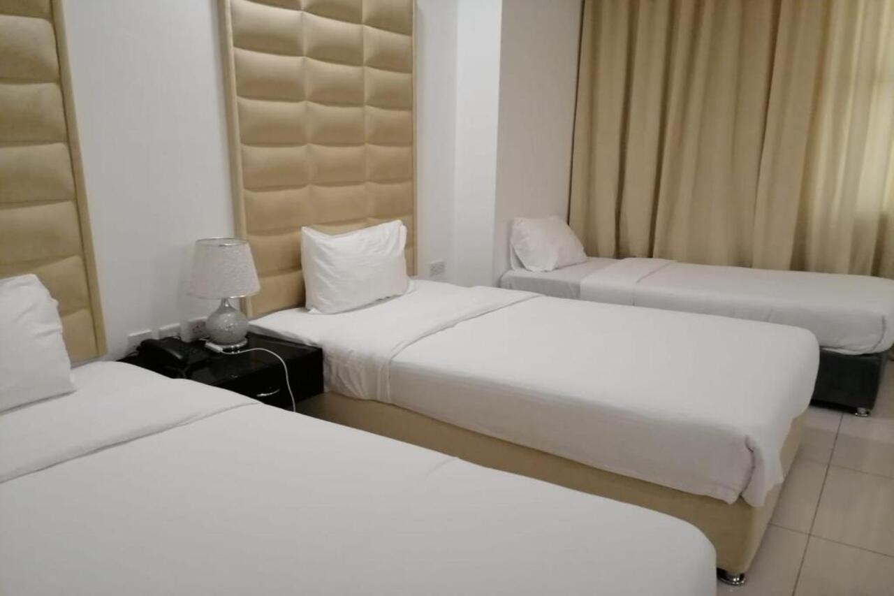 Parkside Plaza Muscat Hotel Luaran gambar