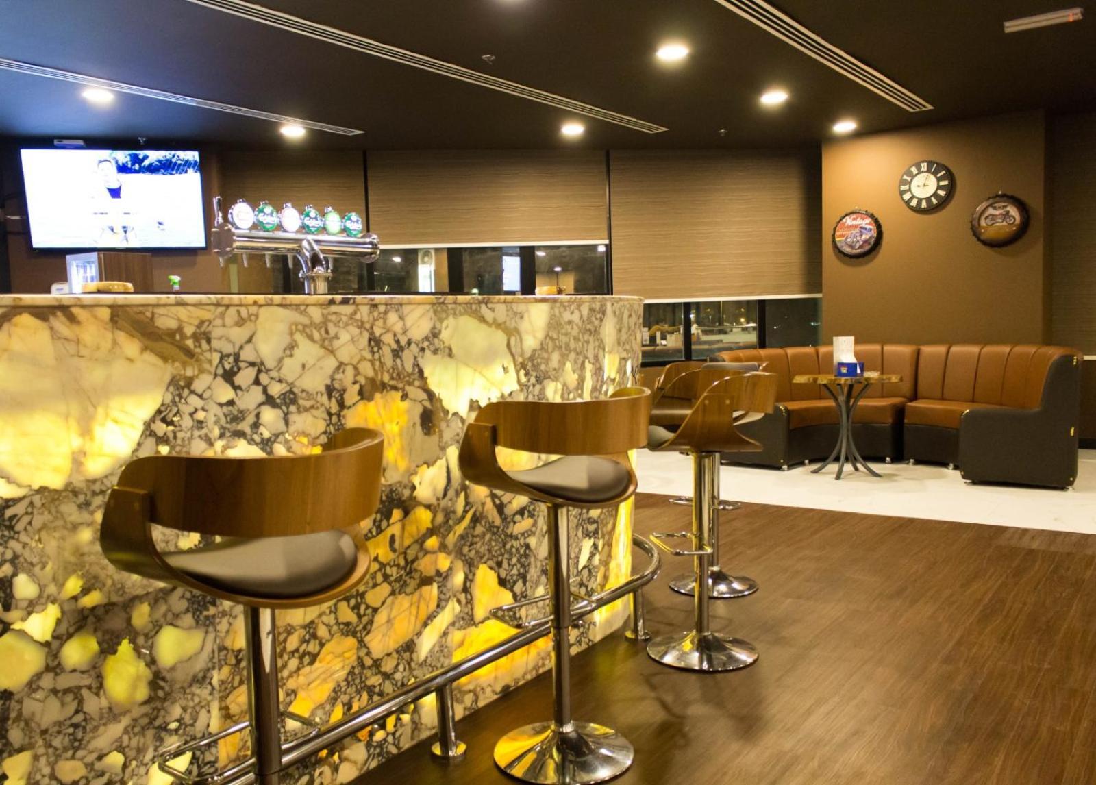 Parkside Plaza Muscat Hotel Luaran gambar
