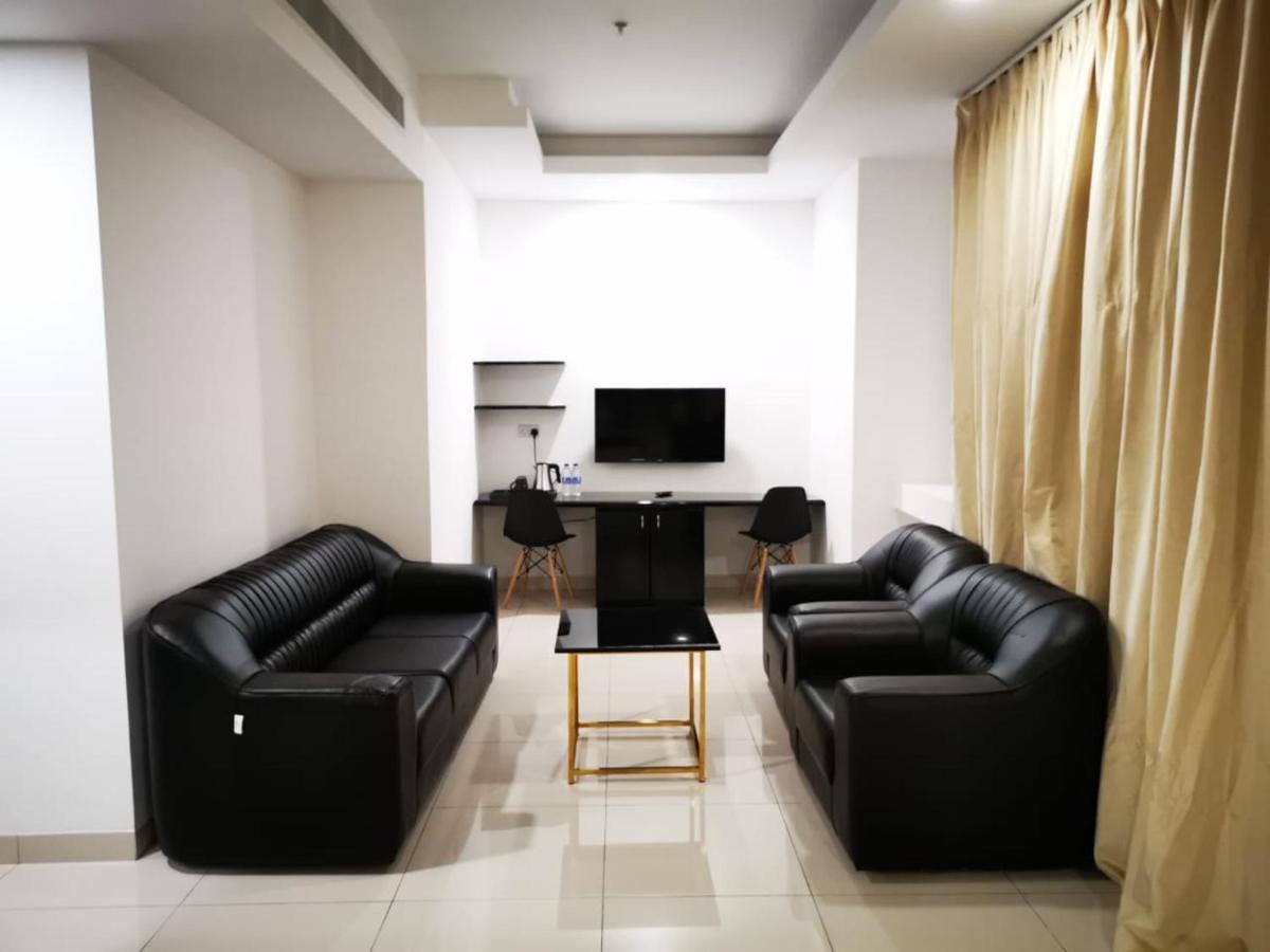 Parkside Plaza Muscat Hotel Luaran gambar