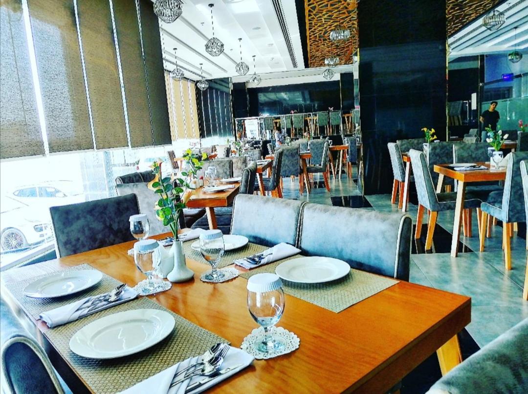 Parkside Plaza Muscat Hotel Luaran gambar