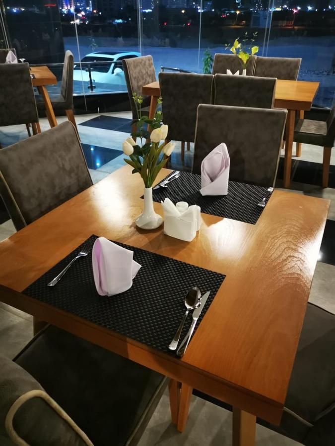 Parkside Plaza Muscat Hotel Luaran gambar