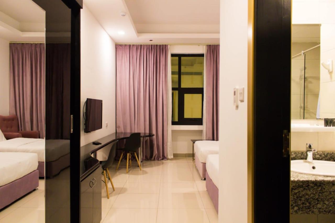 Parkside Plaza Muscat Hotel Luaran gambar